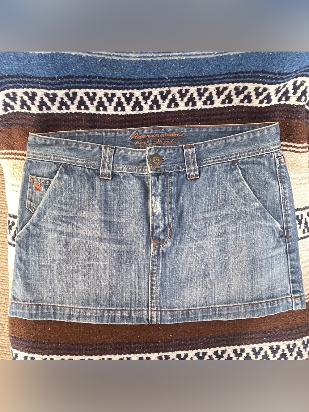 Vintage Y2K Abercrombie & Fitch Denim Mini Skirt in Medium Wash Zipper & Button